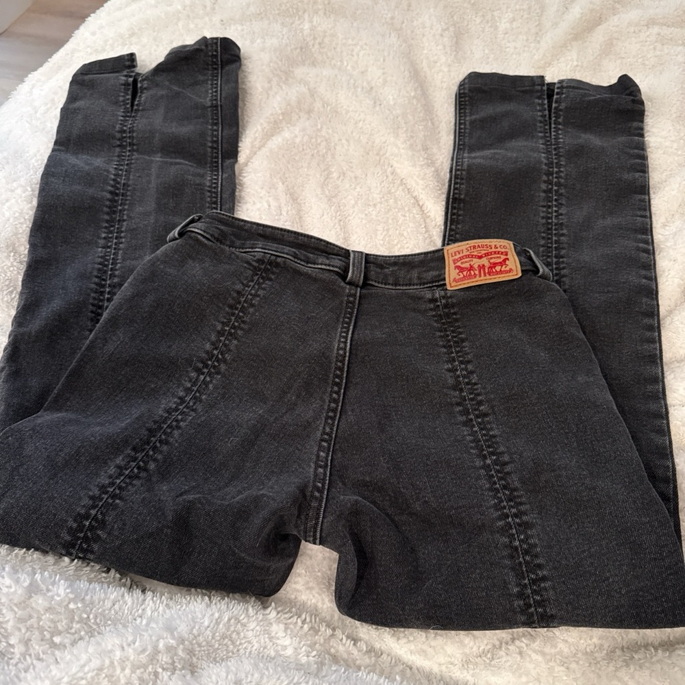 Levi's Women's Dark black/grey Straight Leg Jeans